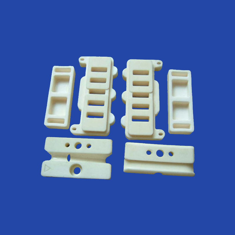 Ceramic blood distribution valve