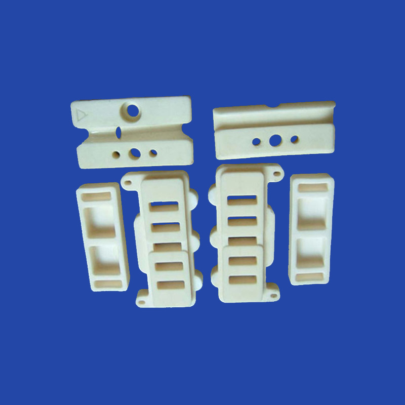 Ceramic blood distribution valve